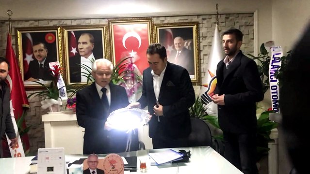 Akhisar Genç İş Adamlarından, AK Parti İlçe Teşkilatına ziyaret