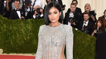 18 Most Iconic Celeb Red Carpet Moments From 2016