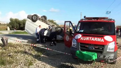 Kamyonet ile otomobil çarpıştı: 1 ölü, 3 yaralı