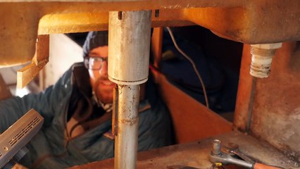 Sail Life - Removing the rudder from my sailboat - DIY sailboat repair