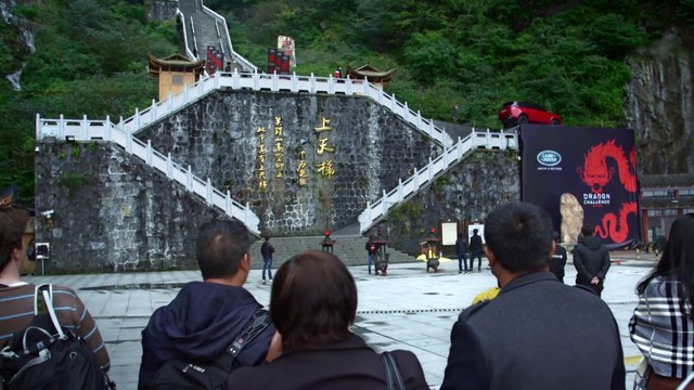 World First as a Range Rover Sport PHEV Climbs to China’s Heaven’s Gate Trailer