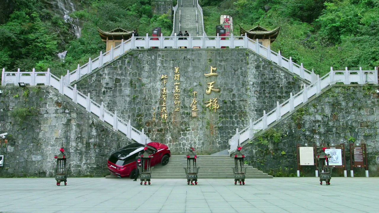 Range Rover Sport PHEV takes on the Dragon Challenge