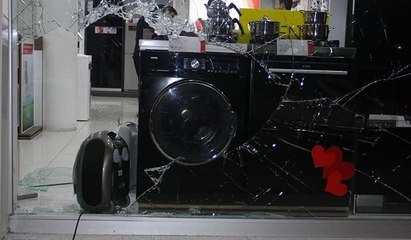 Bahçelievler'de beyaz eşya mağazası soyuldu