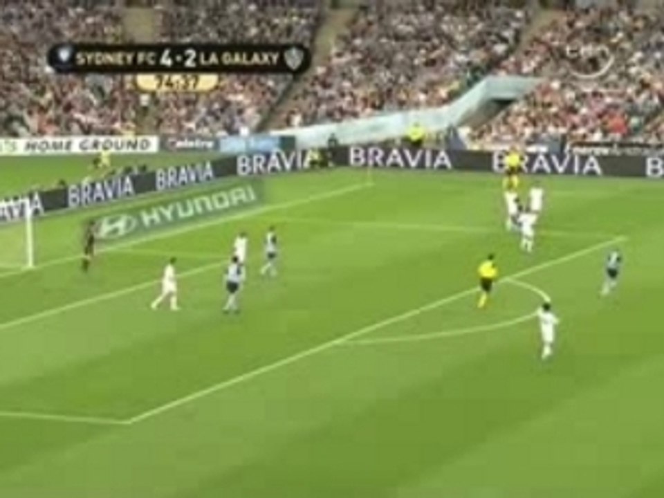 Sydney_v_LA_Galaxy_Harmse_Red_Card