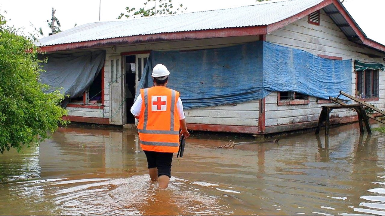 Cyclone Gita smashes Tonga, heads towards Fiji