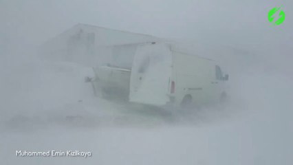 Download Video: Les tempêtes de neige en Islande c'est autre chose qu'en france... Impressionnant