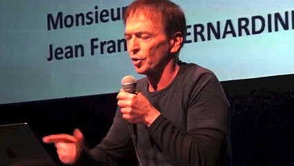 La non violence, cela s'apprend, une conférence à Auxerre de Jean-François Bernardini d'I Murvini