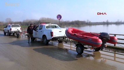 Edirne’de kaçakların botu devrildi 10 kayıp