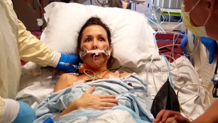La première respiration d’une femme après une greffe de poumons