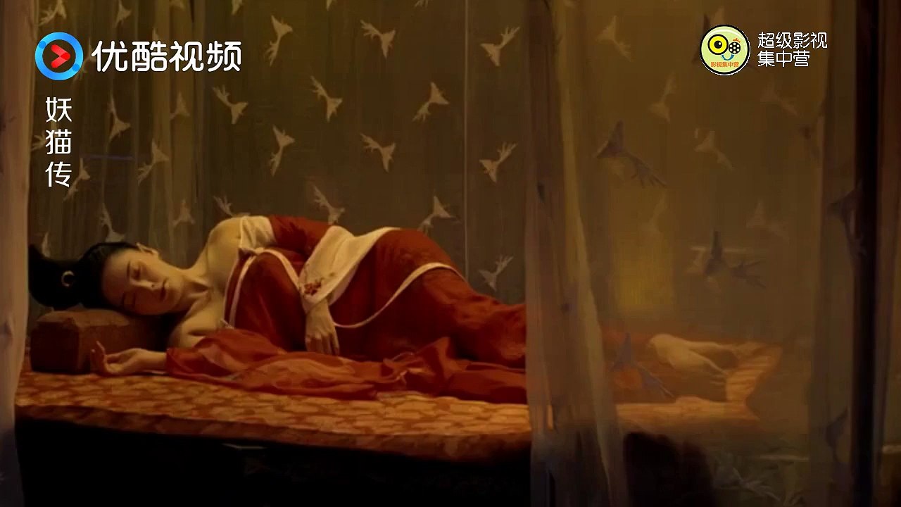 《妖猫传 Legend Of The Demon Cat》月光上人没有影子，只有猫才喜欢在屋脊上行走！