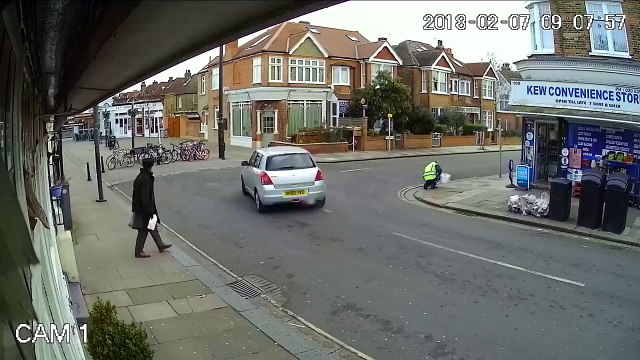 Un bloc de glace tombe du ciel