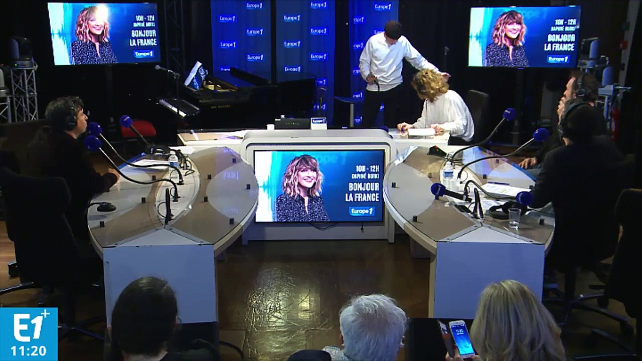 Eddy de Pretto interprète en live "Fête de Trop" dans Bonjour la France