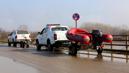 Meriç Nehri'nde kaçakları taşıyan botun battığı iddiası - EDİRNE