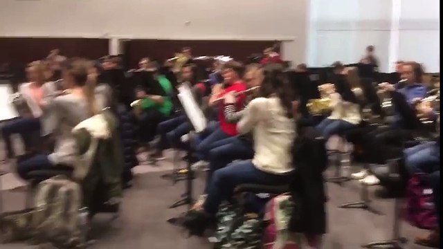 Blague : Ils jouent la musique de la Wii au lieu de Bach pour piéger leur professeur de musique !!