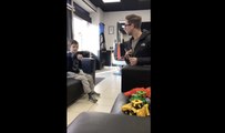 Ce coiffeur s'occupe d'un enfant Autiste en 