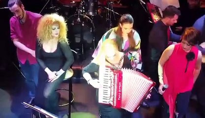 Έλντα Πανοπούλου, Ελένη Πέτα και Τάνια Τρύπη - Το μινόρε της Αυγής - Live 2017 Ρυθμός Stage