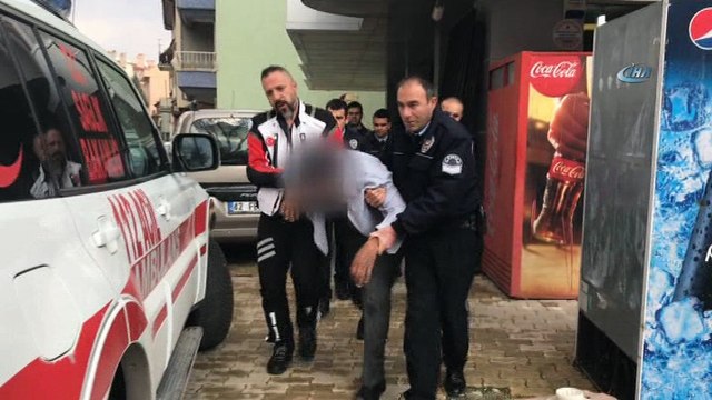 Alkollü şahıs polis ve sağlık ekiplerine zor anlar yaşattı