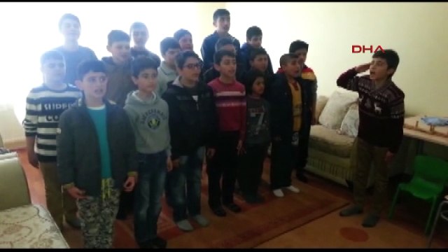 Miniklerden Mehmetçiğe ‘komando yemini’ ile destek