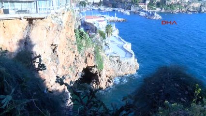 Antalya Falezlerde İntihar Girişimi