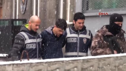 Kars Oğlunun Doğum Gününde Annesini Öldürdü