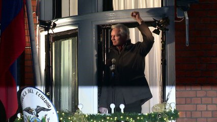 Justicia británica mantiene orden de detención contra Assange