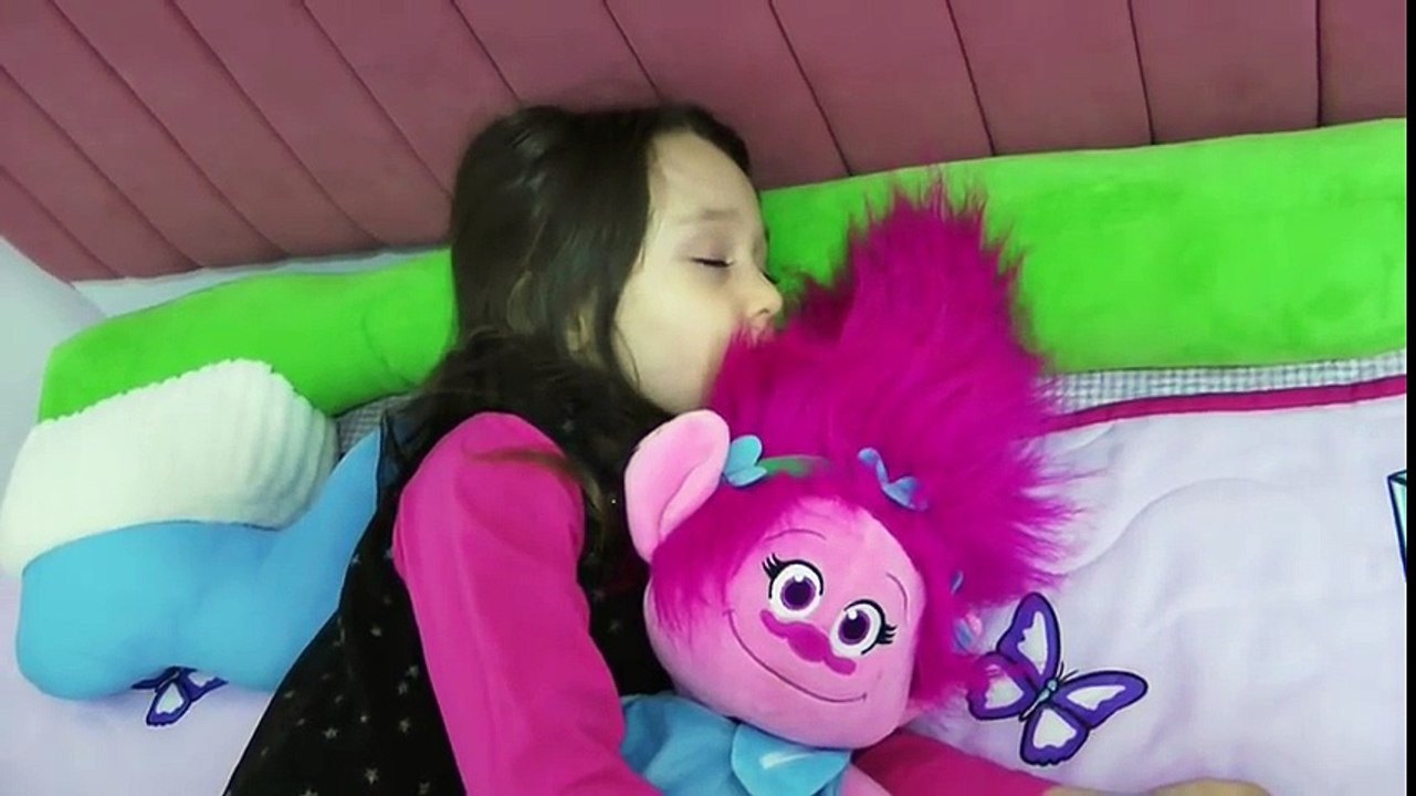 ÖYKÜ Balon Ağacını Buldu - Funny and Fun Kid Videos - Education