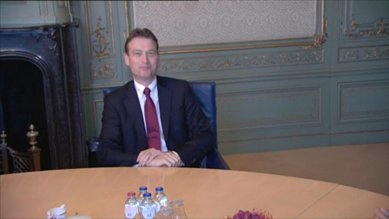 Ministro dos Negócios Estrangeiros holandês demite-se depois de admitir que mentiu