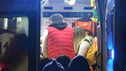 Otomobil elektrik direğine çarptı: 7 yaralı