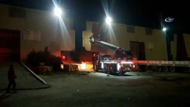 Yeşilköy CNR Fuar Merkezi'nde yangın... Olay yerine çok sayıda itfaiye ekibi sevk edildi