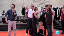 Théâtre : Pour son retour, la comédie française se met à nu à Avignon