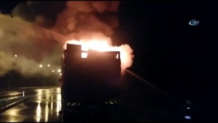 Samsun'da Seyir Halindeki Kamyonda Yangın Çıktı