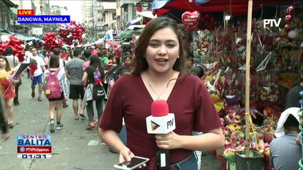 Mga mamimili sa Dangwa, Maynila, dagsa