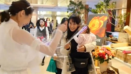 شاهد.. فرقة موسيقية في اليابان توجه رسالة للرجال في عيد الحب