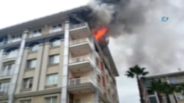 Ataköy Konakları'nda Bir Ev Alev Alev Yandı