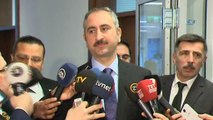 Bakan Gül:'Hem ceza hem de disiplin soruşturması talep ettik. Buradan da baroya çağrım;Bir an evvel disiplin hükümlerinin gereklilikleri yapılarak dosyanın incelenmesi ve bu hususla ilgili gerekli incelemenin bir a