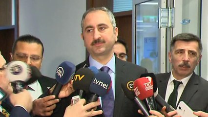 Bakan Gül:'Hem ceza hem de disiplin soruşturması talep ettik. Buradan da baroya çağrım;Bir an evvel disiplin hükümlerinin gereklilikleri yapılarak dosyanın incelenmesi ve bu hususla ilgili gerekli incelemenin bir a