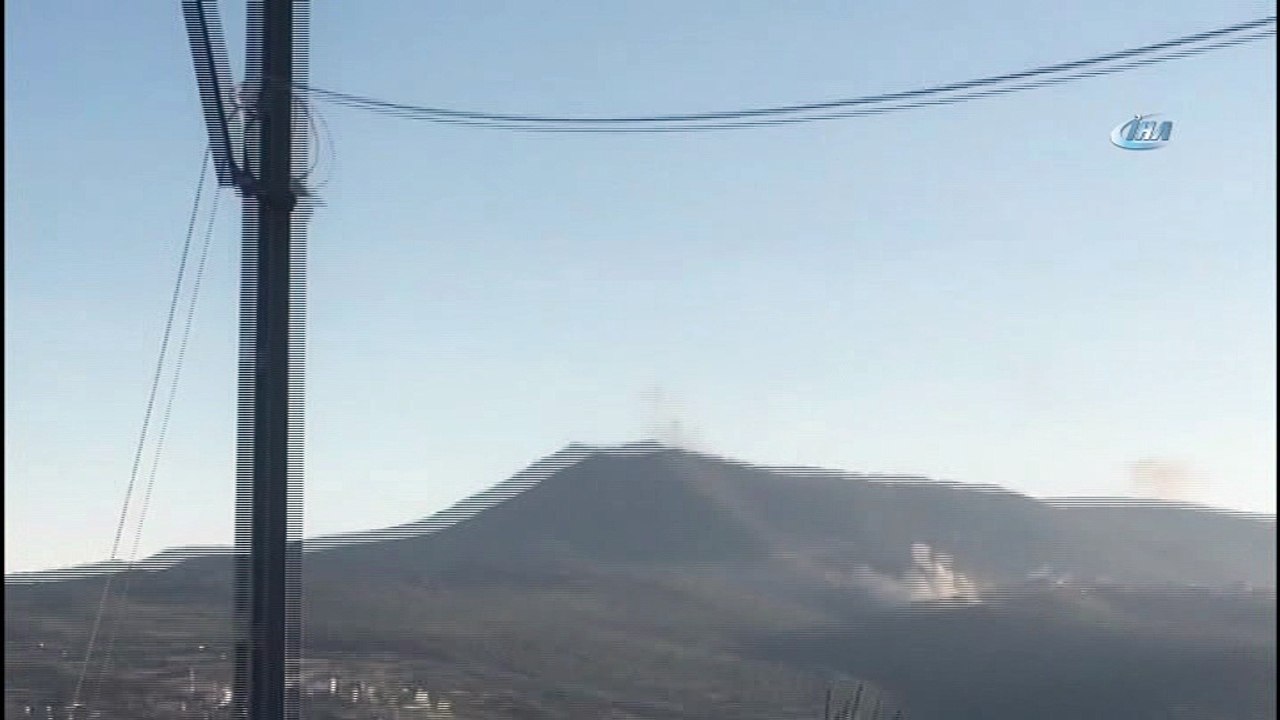 Türk topçuları dağı bombaladı, köylüler o anları böyle görüntüledi
