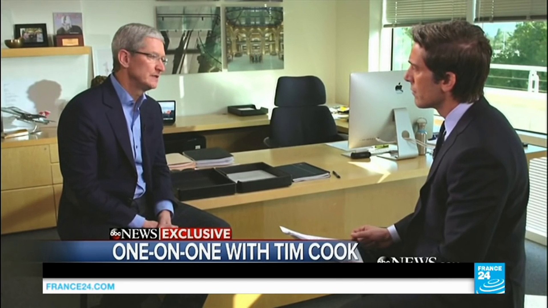 ⁣États-Unis : Le patron d'Apple Tim Cook persiste face au FBI, soutenu par la Silicon Valley