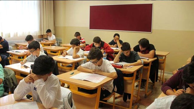 TEOG Geri Döndü İddiasına Milli Eğitim Bakanı'ndan Yanıt: Adrese Dayalı Sistem Olacak
