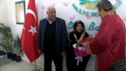 Sevgililer Günü'nde 38 çift 'evet' dedi