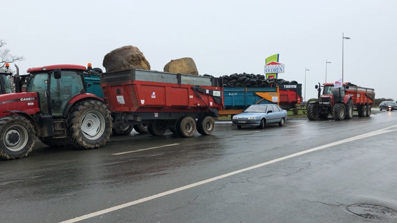 Nouvelle manifestation des agriculteurs Fdsea et Ja 53