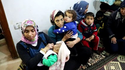 منازل عفرين الصغيرة تضيق بعشرات العائلات الفارة من الهجوم التركي