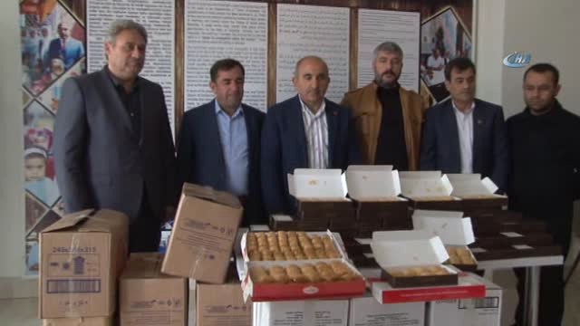 Mehmetçiğe Sevgililer Günü'nde 500 Kilo Baklava