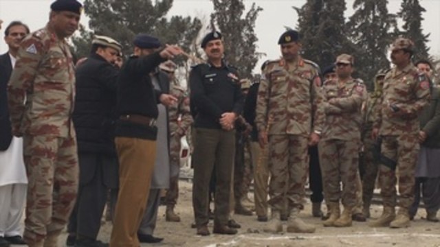 Talibanes paquistaníes matan a cuatro miembros de fuerzas de seguridad