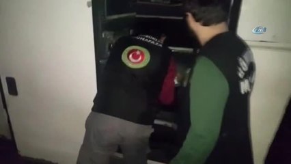 Otobüsün Merdiven Altında Gürcistan'a Geçmeye Çalışan 3 Kişi Böyle Yakalandı