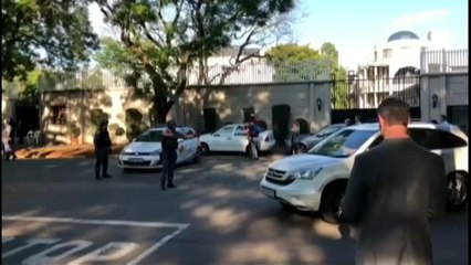 Güney Afrika'da siyasi kriz büyüyor