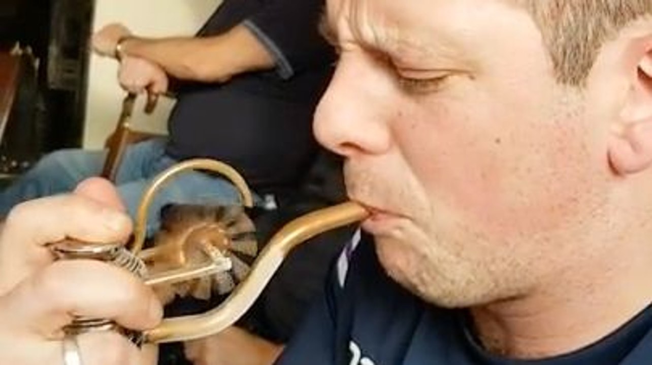Blague avec une pipe