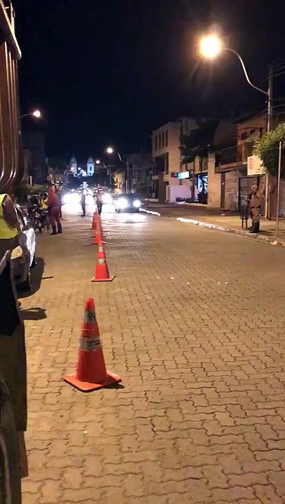 FURANDO BLITZ COM LITRO NA MÃO.
