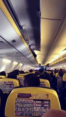 Adeptos do Liverpool com direito a surpresa no voo para o Porto