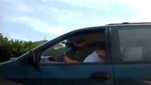 Il surprend un couple qui s’envoi en l’air tout en conduisant sur l’autoroute